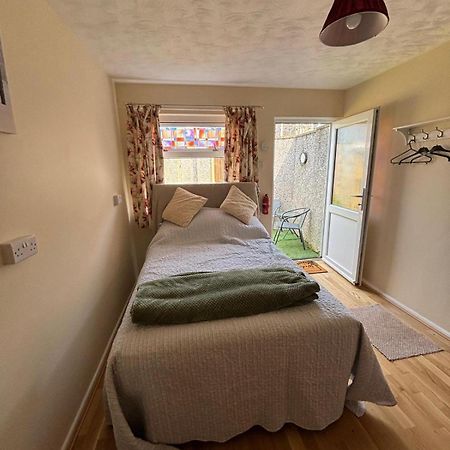 1A Butty Bach Milford Haven Exterior foto